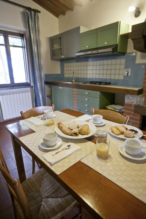 Agriturismo Il Torrione Lecchi Habitación foto
