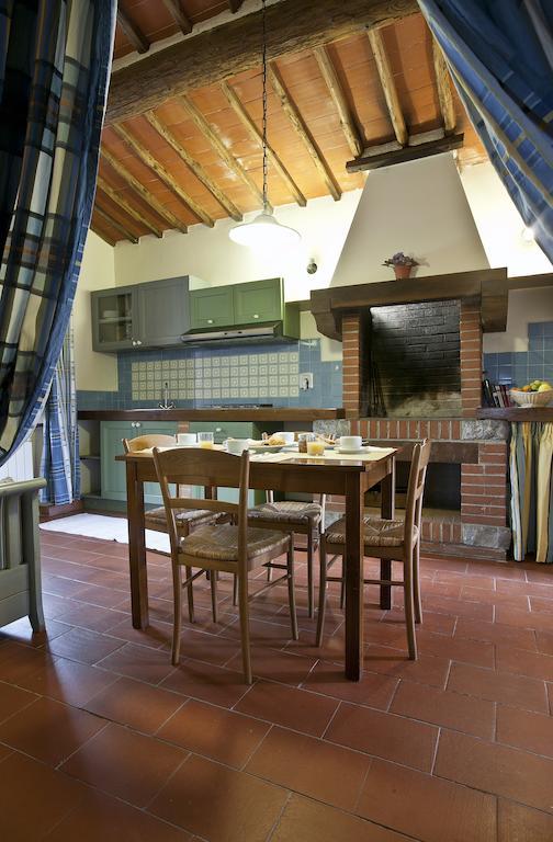 Agriturismo Il Torrione Lecchi Habitación foto