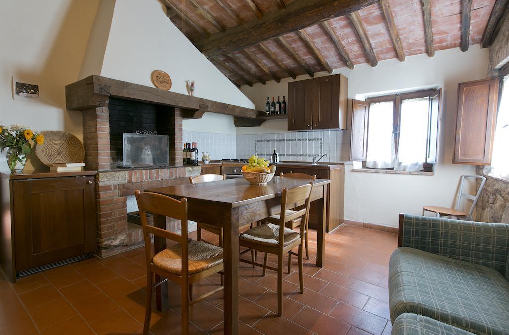 Agriturismo Il Torrione Lecchi Habitación foto