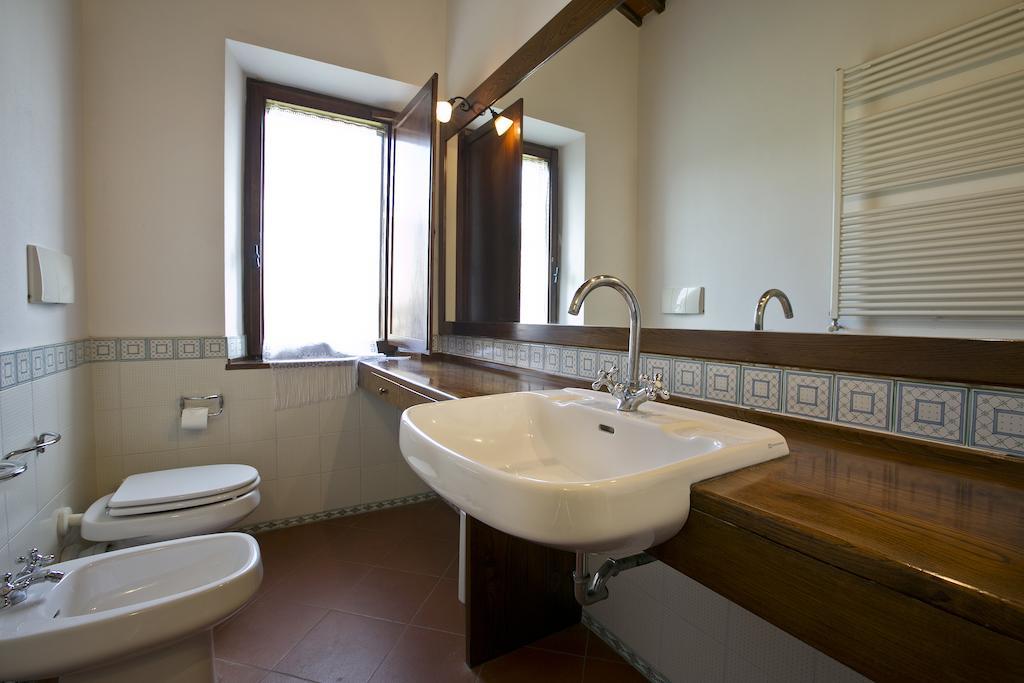 Agriturismo Il Torrione Lecchi Habitación foto