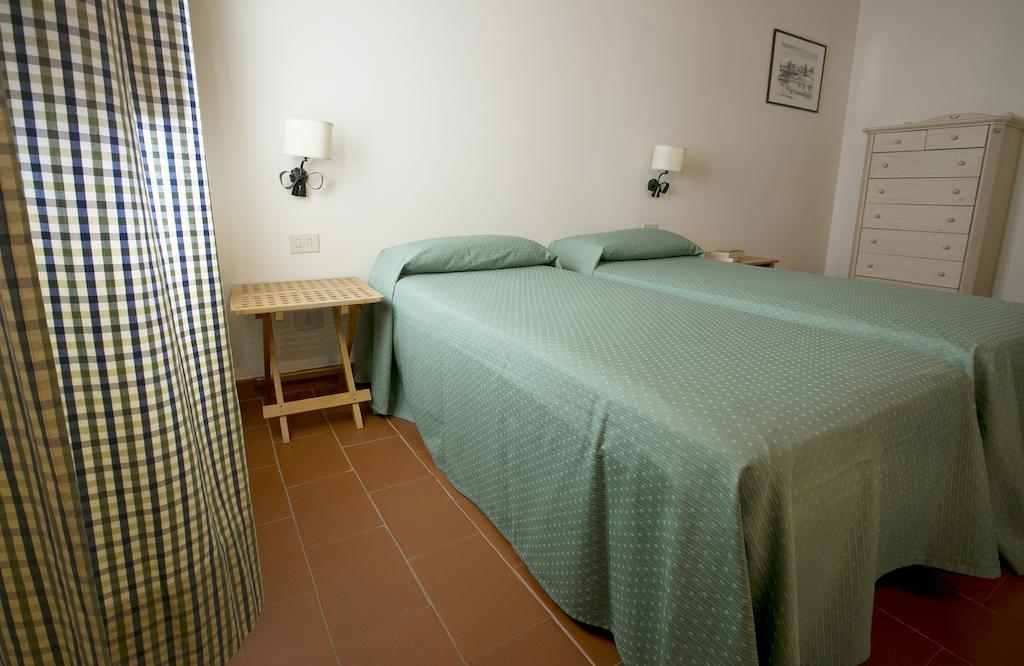 Agriturismo Il Torrione Lecchi Habitación foto